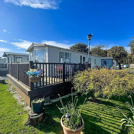 Brilliant Caravan With A Partial Sea View In Suffolk Ref 32026Az Лоустофт Екстериор снимка