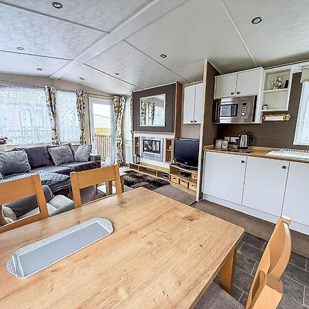 Brilliant Caravan With A Partial Sea View In Suffolk Ref 32026Az Лоустофт Екстериор снимка