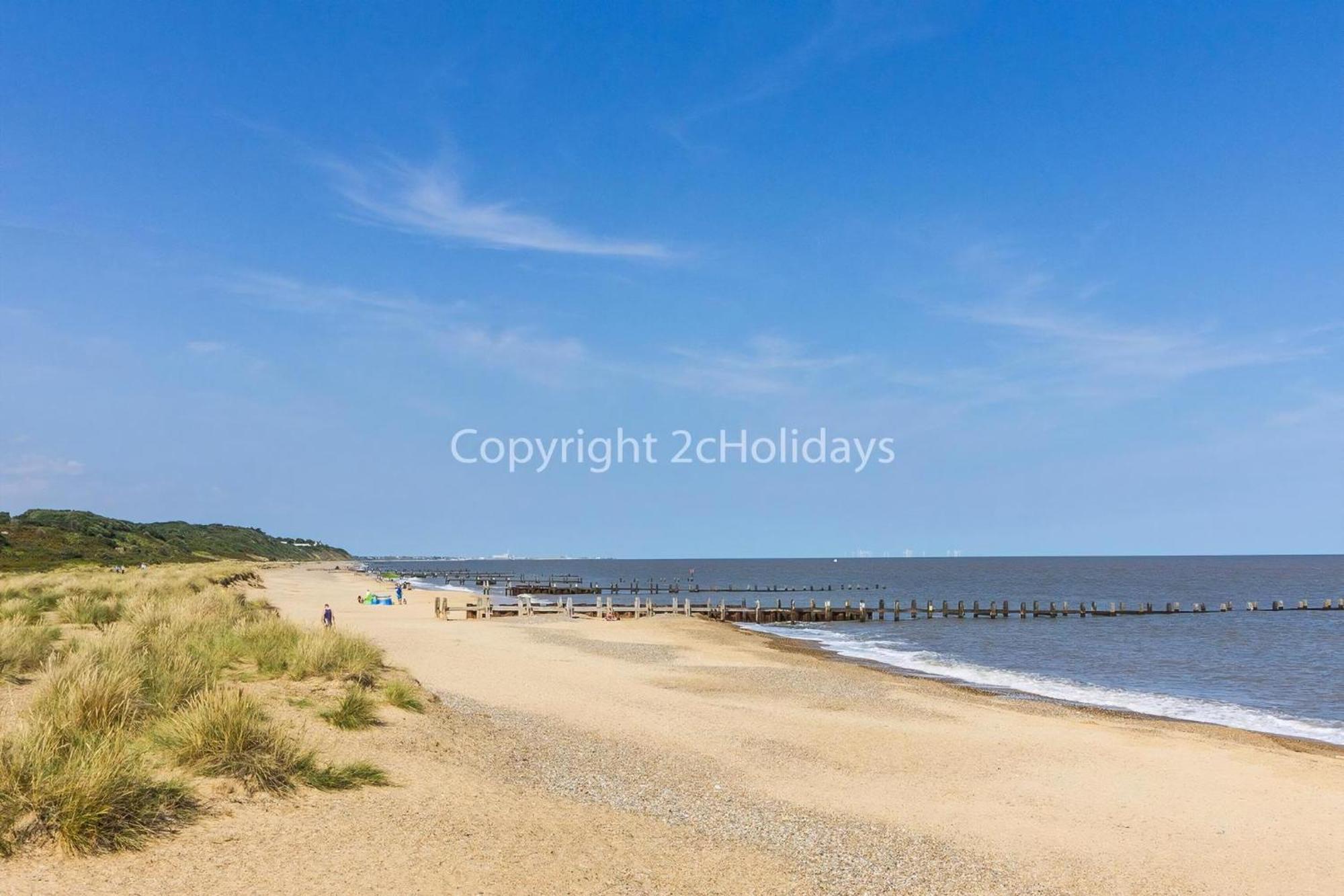 Brilliant Caravan With A Partial Sea View In Suffolk Ref 32026Az Лоустофт Екстериор снимка