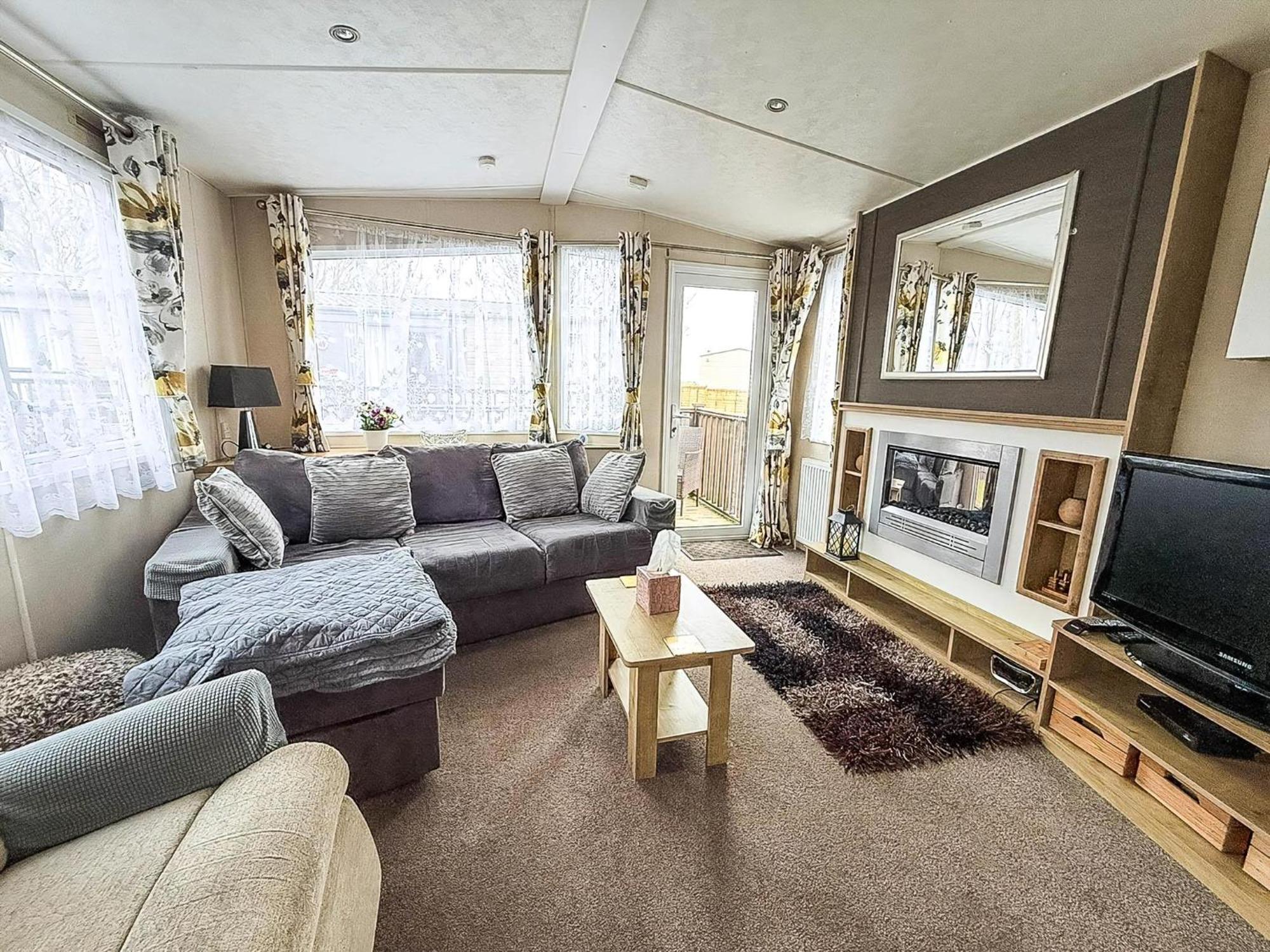 Brilliant Caravan With A Partial Sea View In Suffolk Ref 32026Az Лоустофт Екстериор снимка